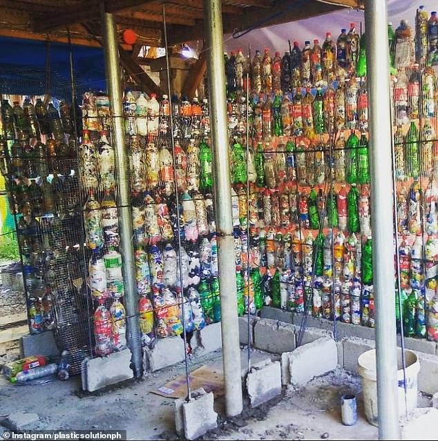 Siapa Sangka Wanita Ini Mampu Mengolah Limbah Plastik Menjadi Bermanfaat