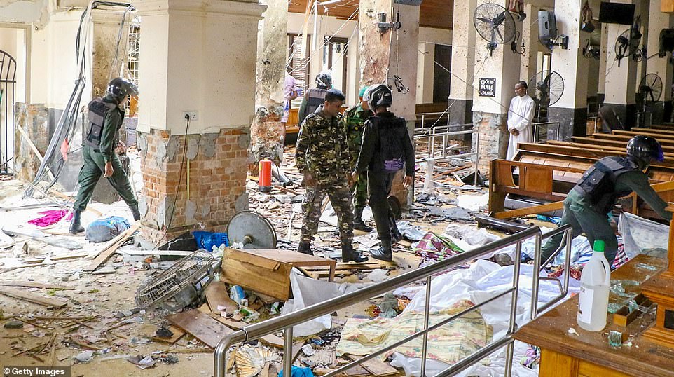 160-orang-tewas-dalam-teror-bom-bunuh-diri-di-gereja-sri-lanka