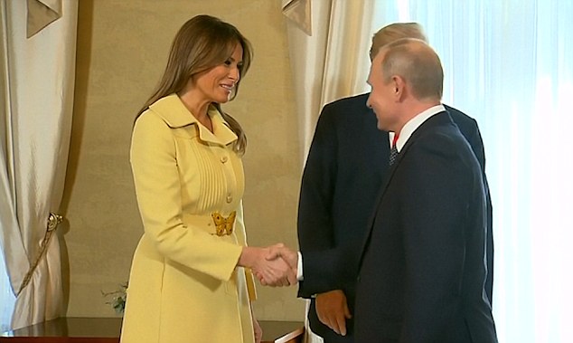 Ekspresi Ketakutan Melania Trump Saat Selesai Menyalami Valdimir Putin Menjadi Viral 