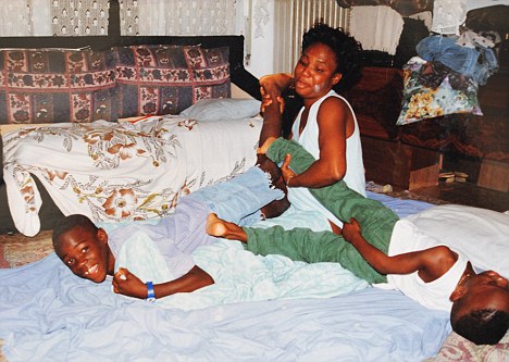 Foto2 masa kecil MARIO BALOTELLI..