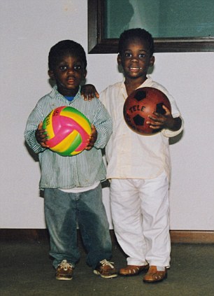 Foto2 masa kecil MARIO BALOTELLI..