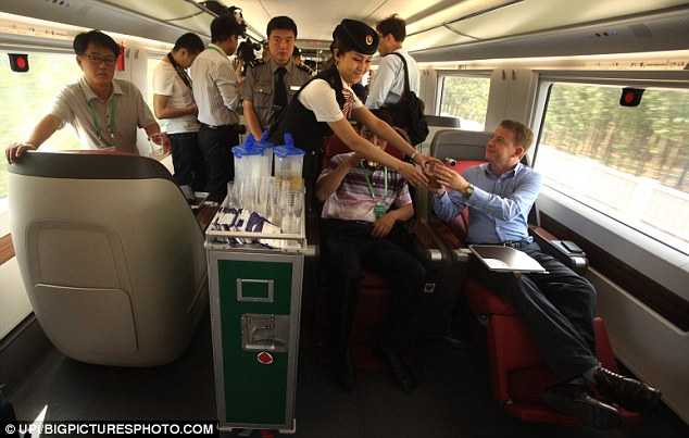 Ini Gan Stasiun Kereta Sebesar Bandara Soekarno Hatta di Beijing