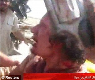 foto-mayat-muammar-khadafi-tewas