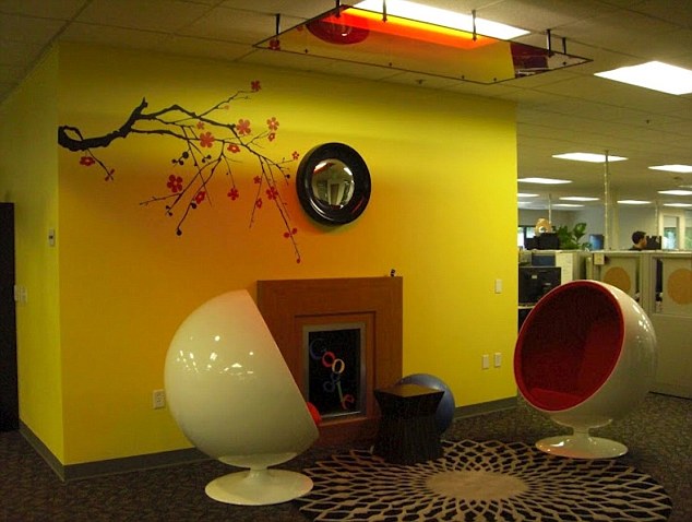 Foto : Kantor Pusat Google Lebiih Mirip Tempat Hiburan