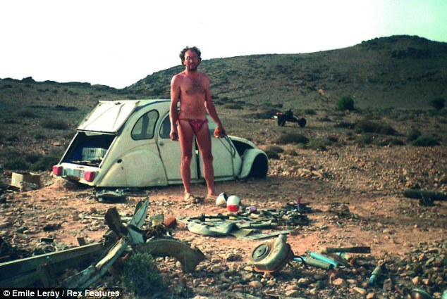 &#91;Hot&#93;pria ini memodif mobilnya jd motor utk menyelamatkan hidupnya dari tengah gurun