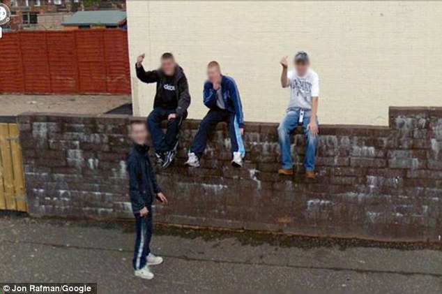 moment moment aneh dan lucu yang tertangkap kamera google street view