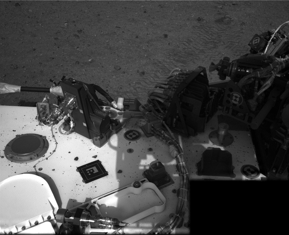 &#91;NEWS&#93; Foto Resolusi Tinggi Pertama Robot NASA Di PLANET MARS