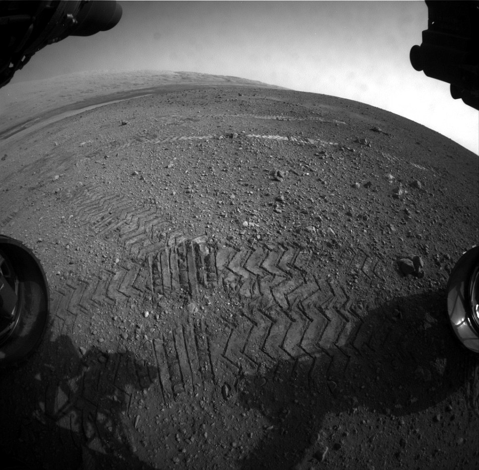 &#91;NEWS&#93; Foto Resolusi Tinggi Pertama Robot NASA Di PLANET MARS