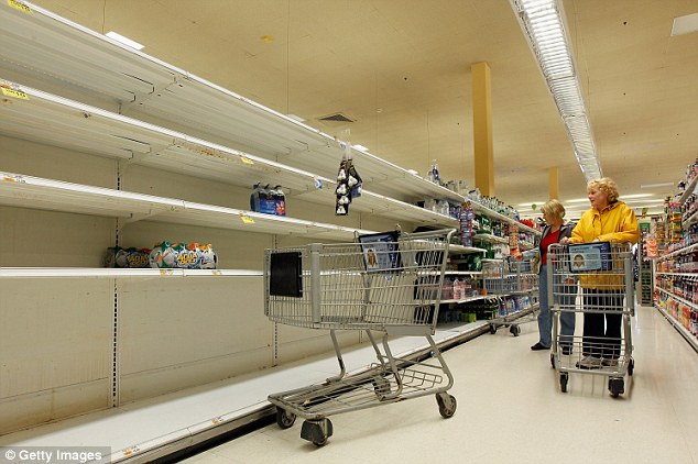 Foto menjelang Topan Sandy kemaren dan kepanikan warga memborong di Supermarket