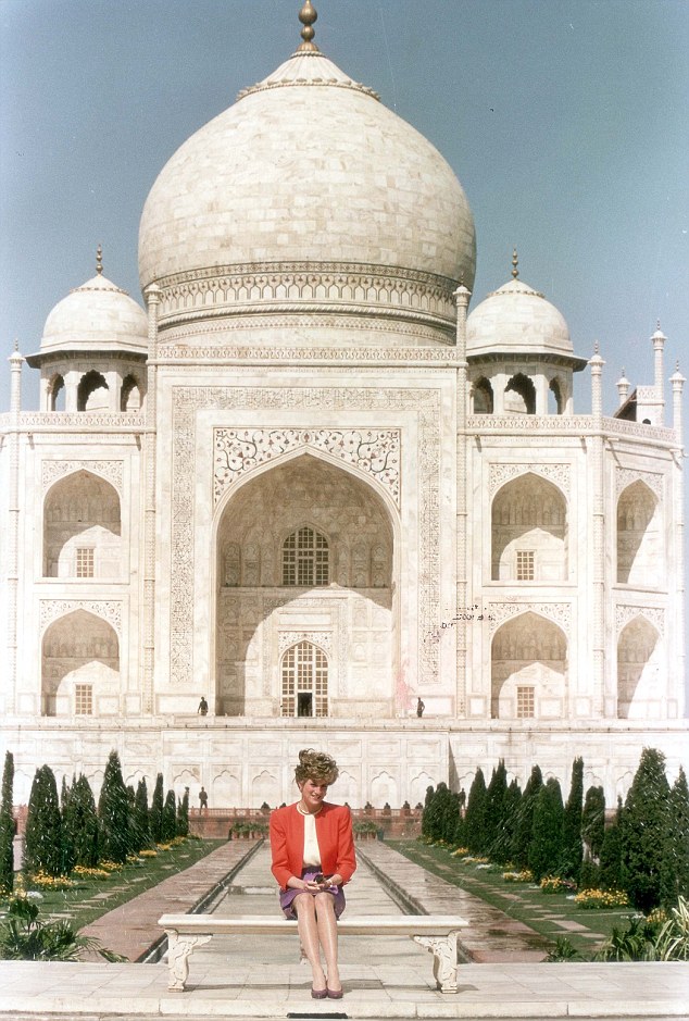 Replika Taj Mahal Yang Benar-benar Mahal