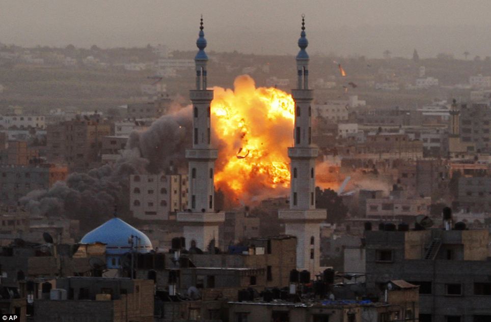 Foto-foto Terbaru Kebiadaban Israel Bombardir Gaza (benar2 biadab Israel) 