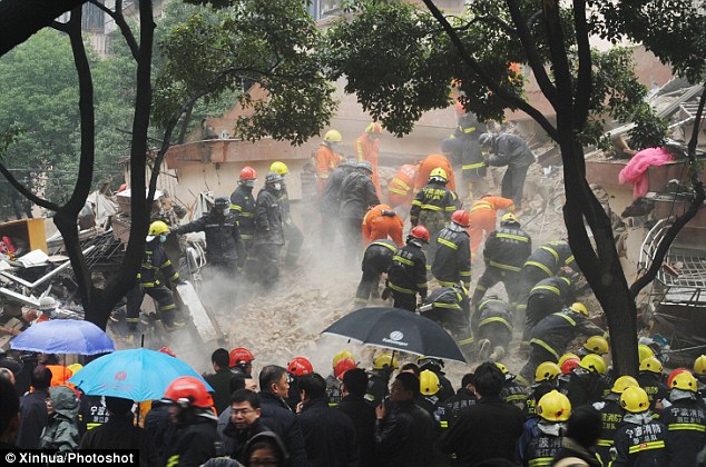 &#91;China&#93; Gedung Enam Tingkat Runtuh di Kota Ningbo