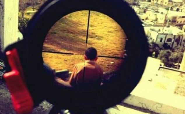 foto-bocah-palestina-dibidik-senapan-israel-beredar-di-internet