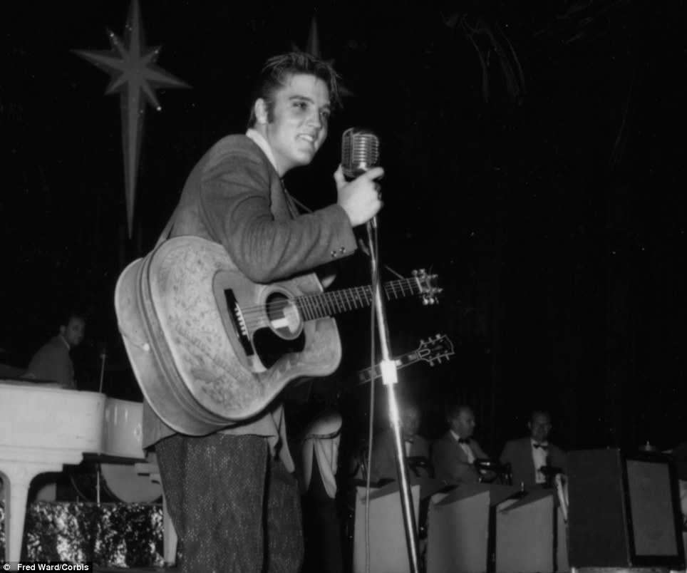 &#91;Kumpulan Foto&#93; Elvis &quot;The King&quot; Presley di Awal Karirnya