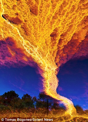 Api di Langit Spanyol Karena Pertambangan &#91;+Foto Keren&#93;