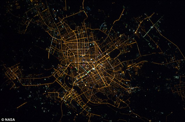 Inilah Wajah Kota-kota Dunia Dilihat dari Luar Angkasa