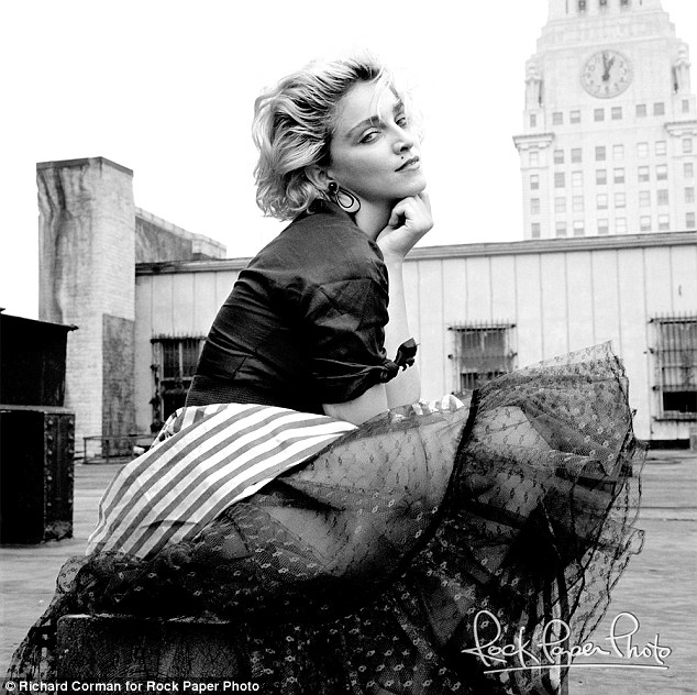 (Foto) Belum Pernah Dilihat Sebelumnya: Madonna Berumur 24 Tahun!