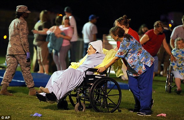 PIC} Ledakan FertilizerPlant Di USA Texas, 200 Orang Terluka & Banyak Bangunan Hancur