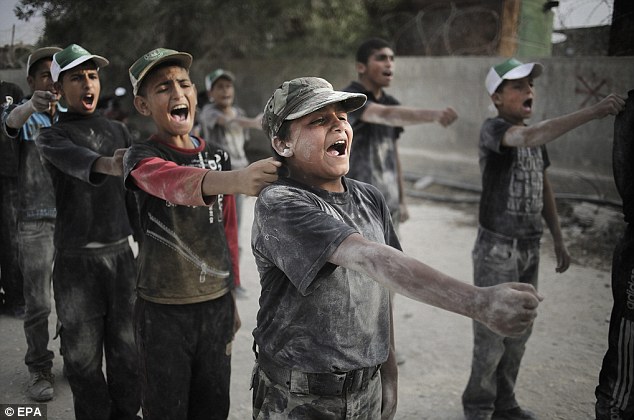 Liburan tiba, Anak-anak Gaza Sibuk Latihan Perang lawan Israel (+PIC)