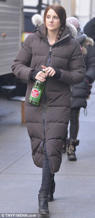 Shailene Woodley Didepak Sebagai Mary Jane Karena Kurang HOT? 