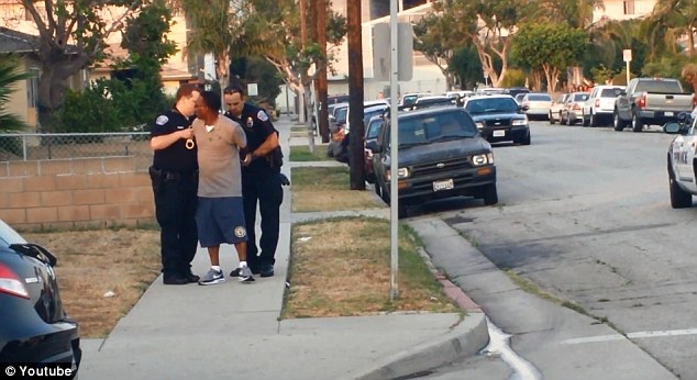 Polisi US menembak anjing, ketika tuan nya hendak ditangkap