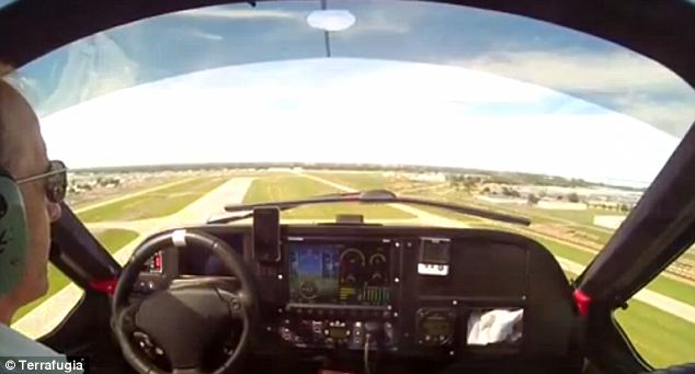 PIC)Mobil Sedan Terbang Salah Satu Jawaban Untuk Menghadapi Kemacetan Di Jakarta