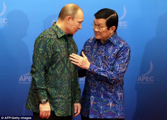 panitia-batik-di-ktt-apec-bukan-buatan-china