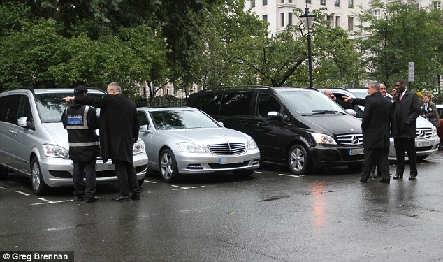 Petugas Ini Berani Kasih Tiket Denda Parkir Ke Mobil Hilary Clinton 