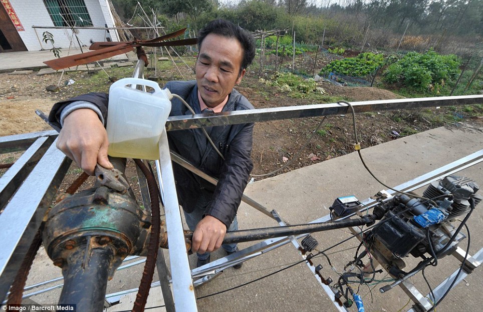 Petani di china bangun Helikopter sendiri dengan mesin motor &#91;pics&#93;