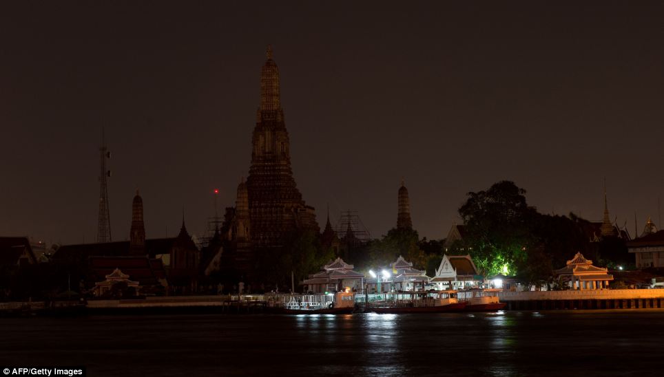 PEMANDANGAN DUNIA SAAT EARTH HOUR