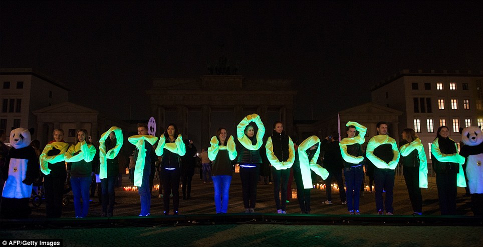 PEMANDANGAN DUNIA SAAT EARTH HOUR
