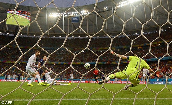 Dendam Tuntas !!! Robben Cs Permalukan Spanyol Skor Telak 1-5
