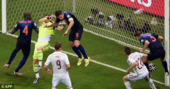 Dendam Tuntas !!! Robben Cs Permalukan Spanyol Skor Telak 1-5