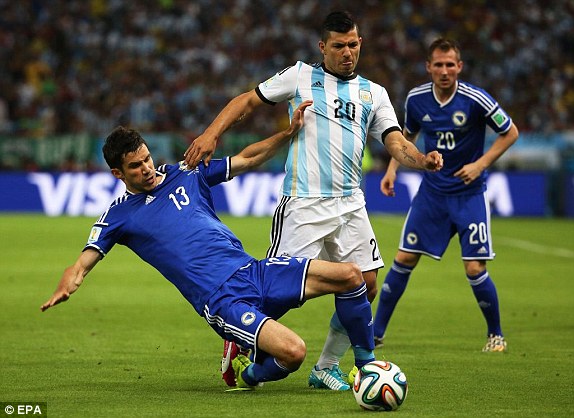 Pemain bernomor Punggung 13 yang dipercaya Pelatih di World Cup 2014