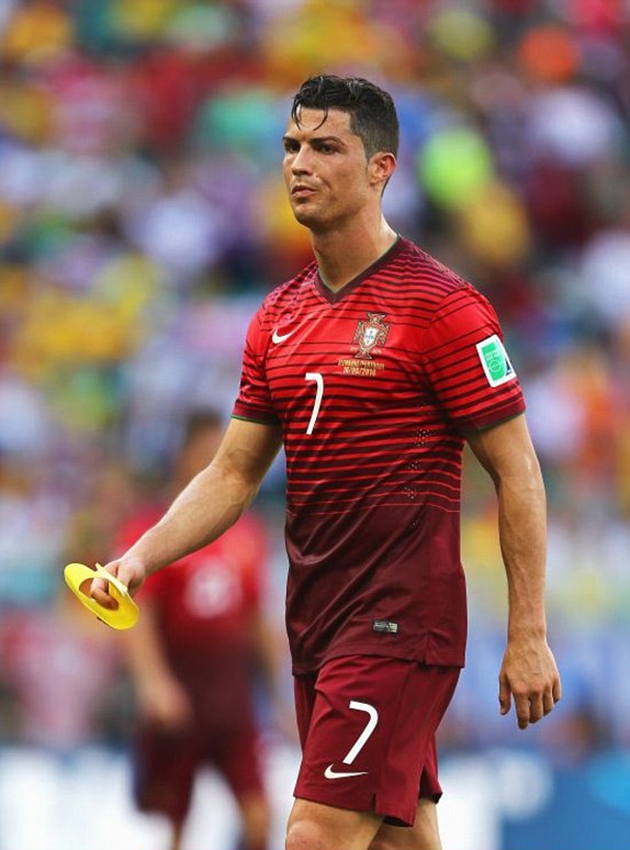 Hattrick Thomas Muller, Jerman Gasak Portugal 4-0