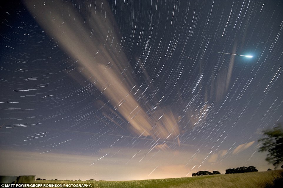 &#91;Pic+&#93;Ini Foto-Foto dari Hujan Meteor Pesreid Tahun Ini (Agak BWK)