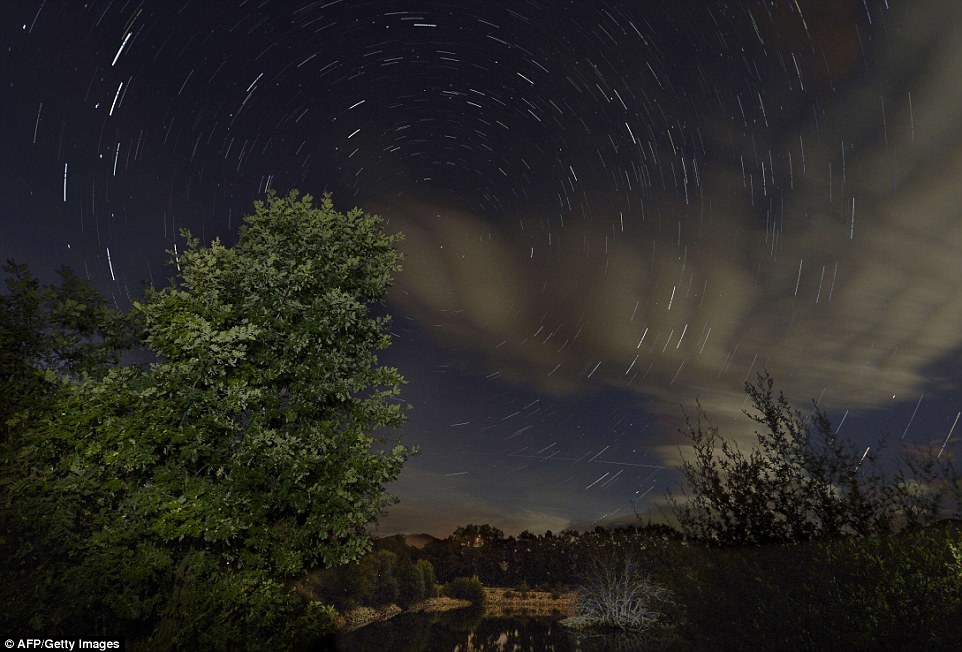 &#91;Pic+&#93;Ini Foto-Foto dari Hujan Meteor Pesreid Tahun Ini (Agak BWK)