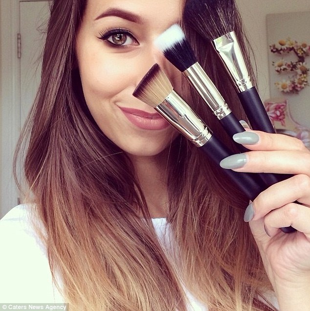 [FOTO] Lip art, sulap bibir jadi karakter imut