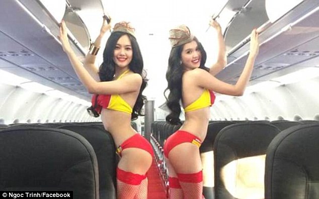 Beredar Foto Pramugari Seksi Berbikini, Maskapai Ini Tuai Protes