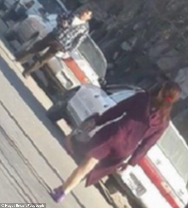 Cara Berpakaian Wanita Ini Bikin Warga Kota Kabul Terkaget-kaget