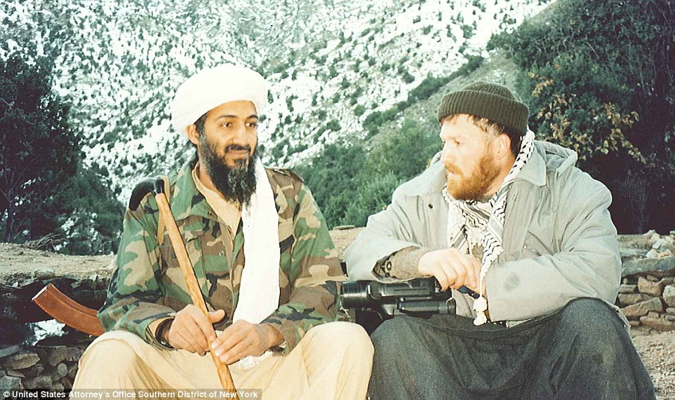 Beredar Foto-Foto Langka Osama Bin Laden