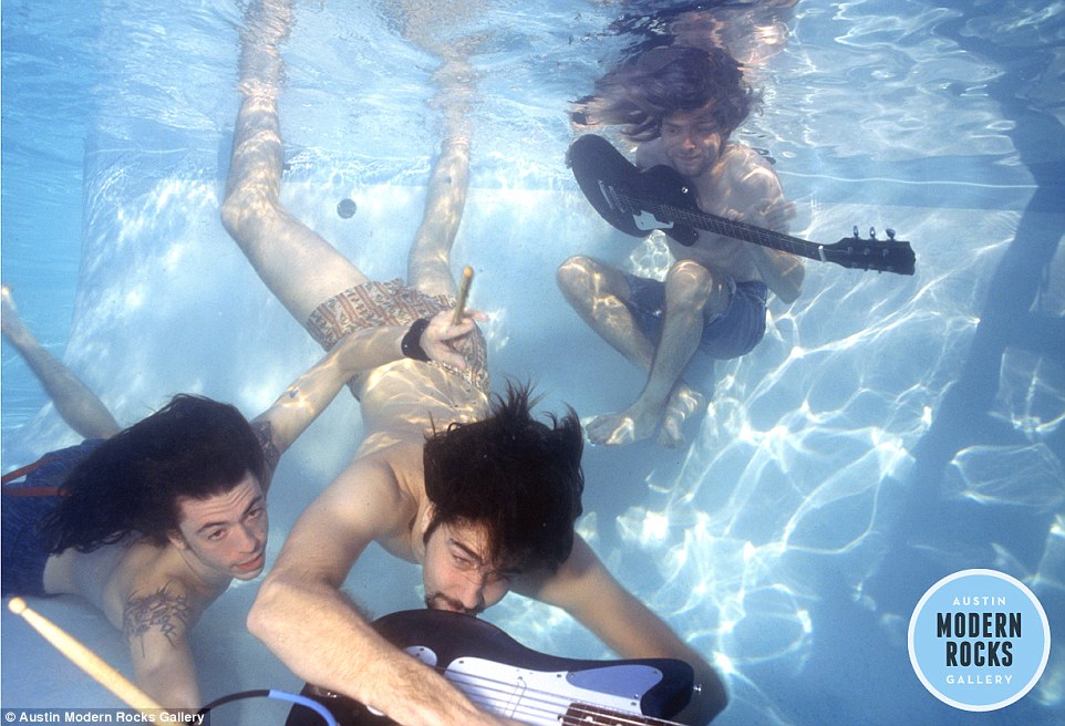 Foto Langka Nirvana Dijual ke Publik untuk Pertama Kalinya