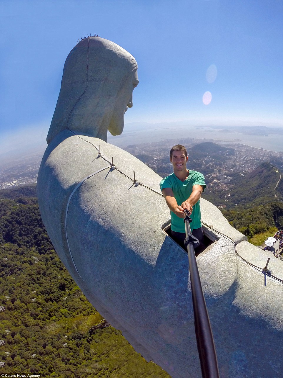 Dear Traveler, Jangan Selfie di Tempat-tempat Ini!