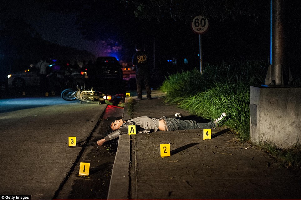 Rodrigo Duterte - PEMBANTAIAN TERHADAP NARKOBA &#91;THE DRUG WAR BEGINS&#93;