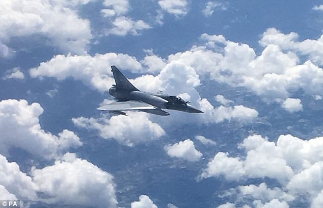 &#91;Ringan ajah&#93; - French Mirage shadowing Commercial Plane en route to UK from Spain