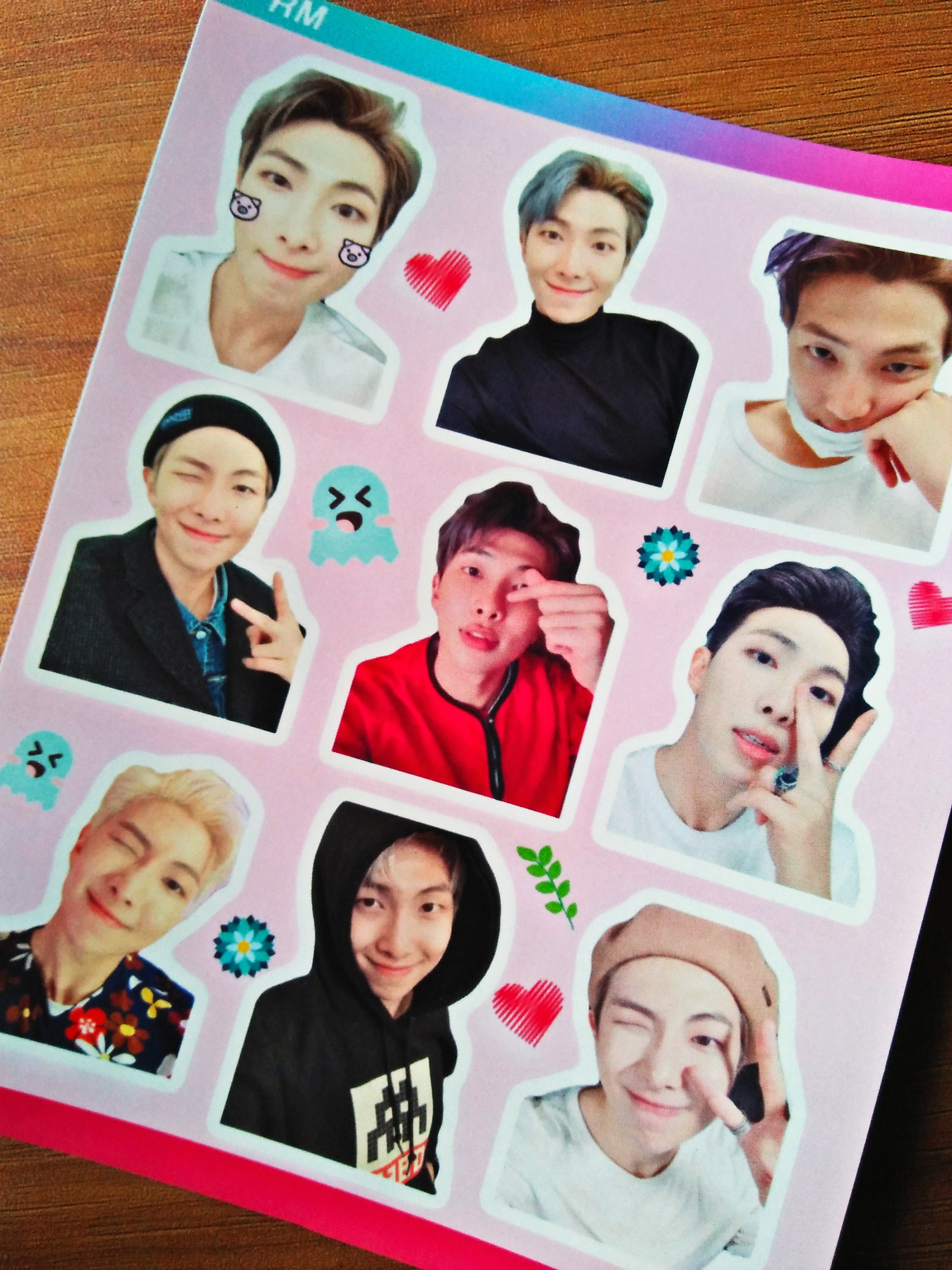 Fans K-pop Kekoreaan Pasti Punya 3 Koleksi Barang Berikut!