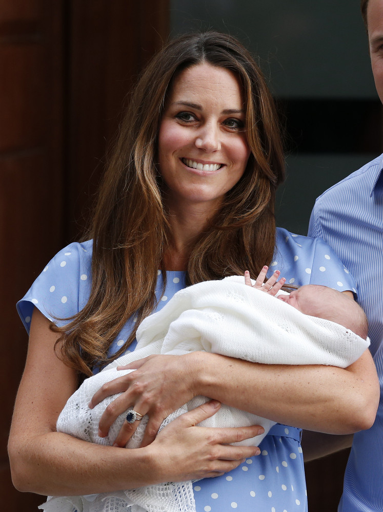 &#91;Breaking News!&#93; First Royal Baby Photos