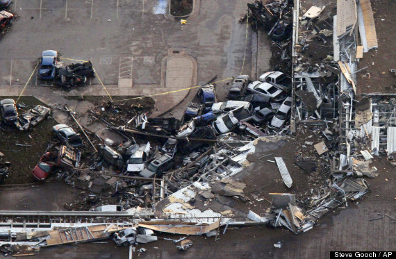 Tornado terbesar menyerang Oklahoma US