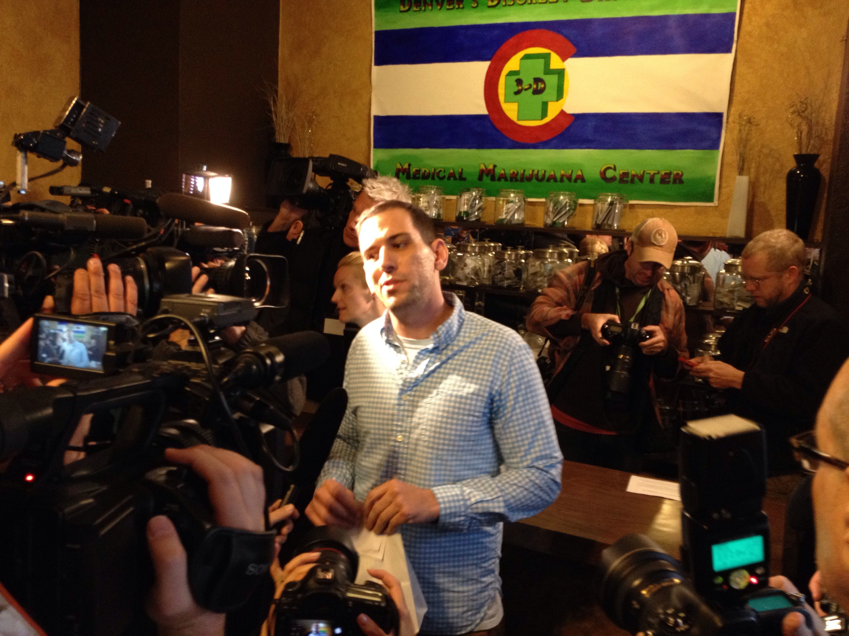 [OBAT STRESS] Ex US Marine pembeli pertama Marijuana legal