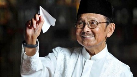 Sosok Inspiratif Dari Kebaikan BJ Habibie Menurut Ane